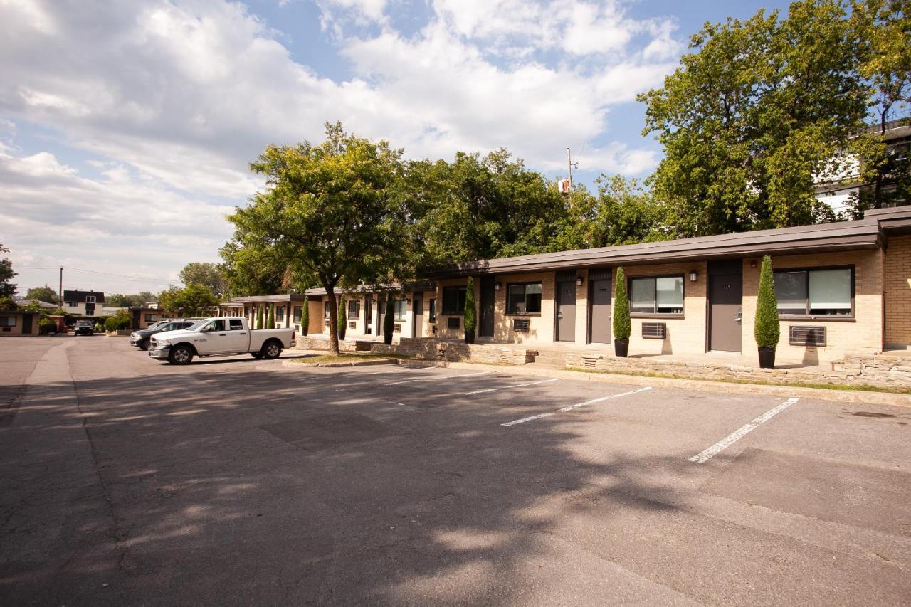 Motel Newstar Laval Exterior foto