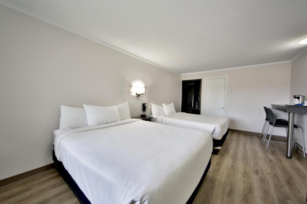 Motel Newstar Laval Exterior foto